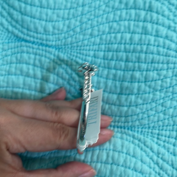 Trifari flower stretch bangle - Picture 7 of 8